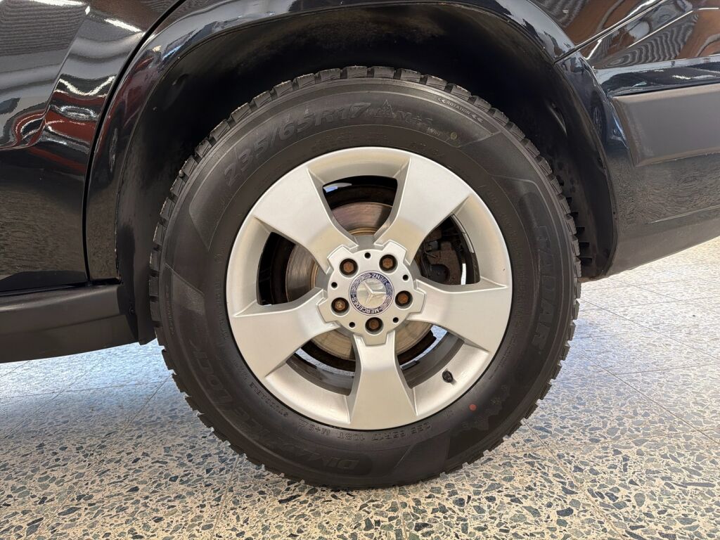 Mercedes-Benz GLK 2009 Musta