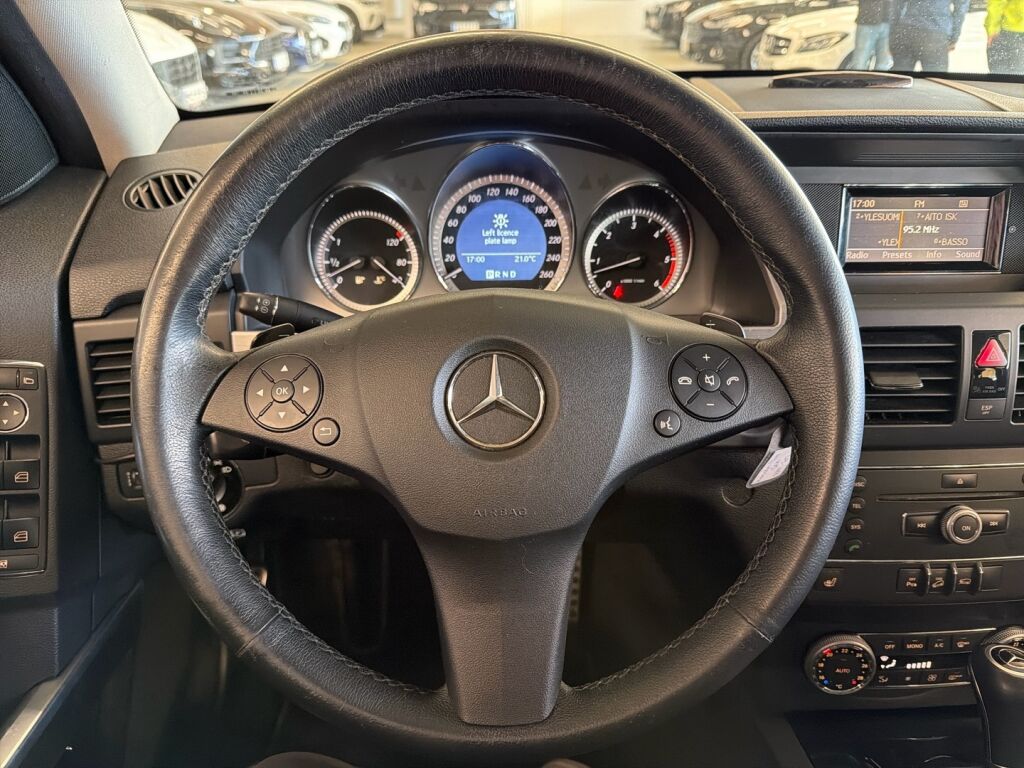 Mercedes-Benz GLK 2009 Musta
