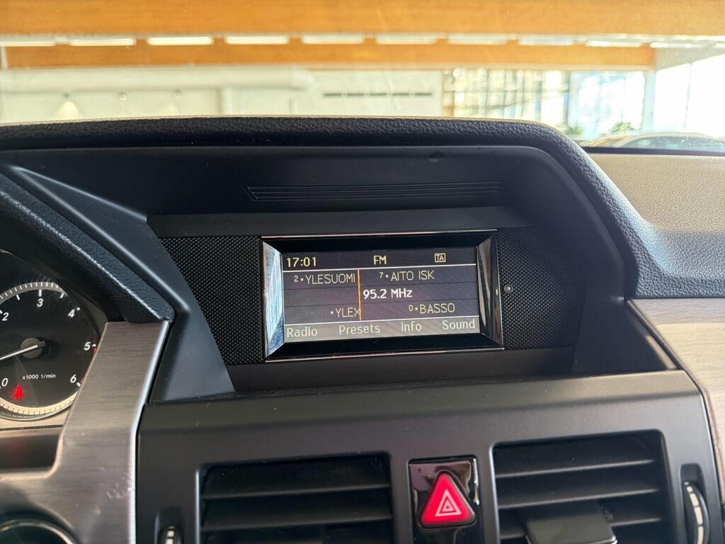 Mercedes-Benz GLK 2009 Musta