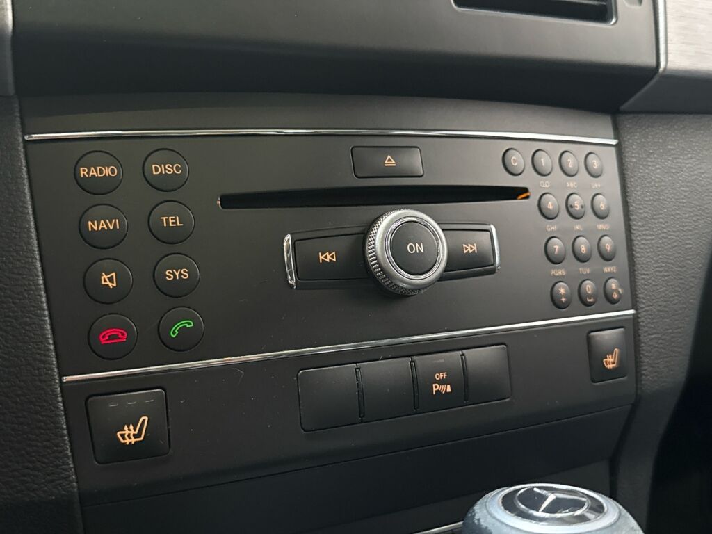Mercedes-Benz GLK 2010 Musta