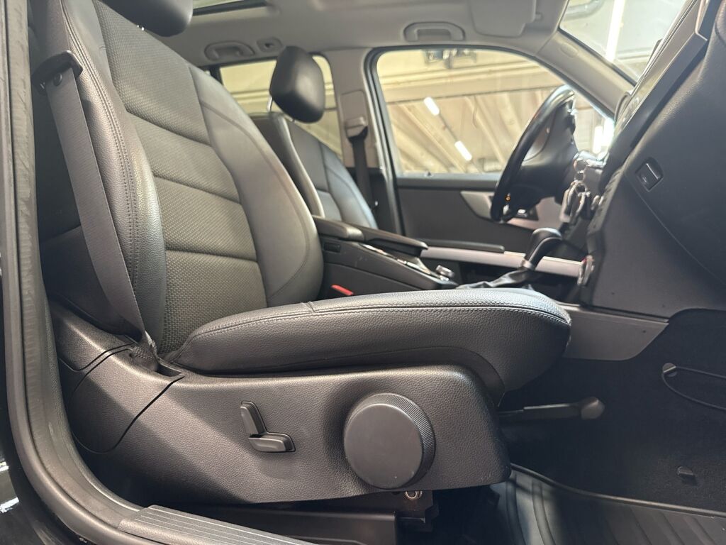 Mercedes-Benz GLK 2010 Musta