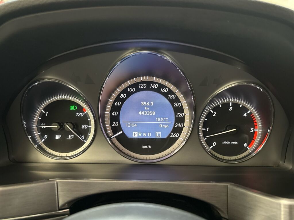 Mercedes-Benz GLK 2010 Musta