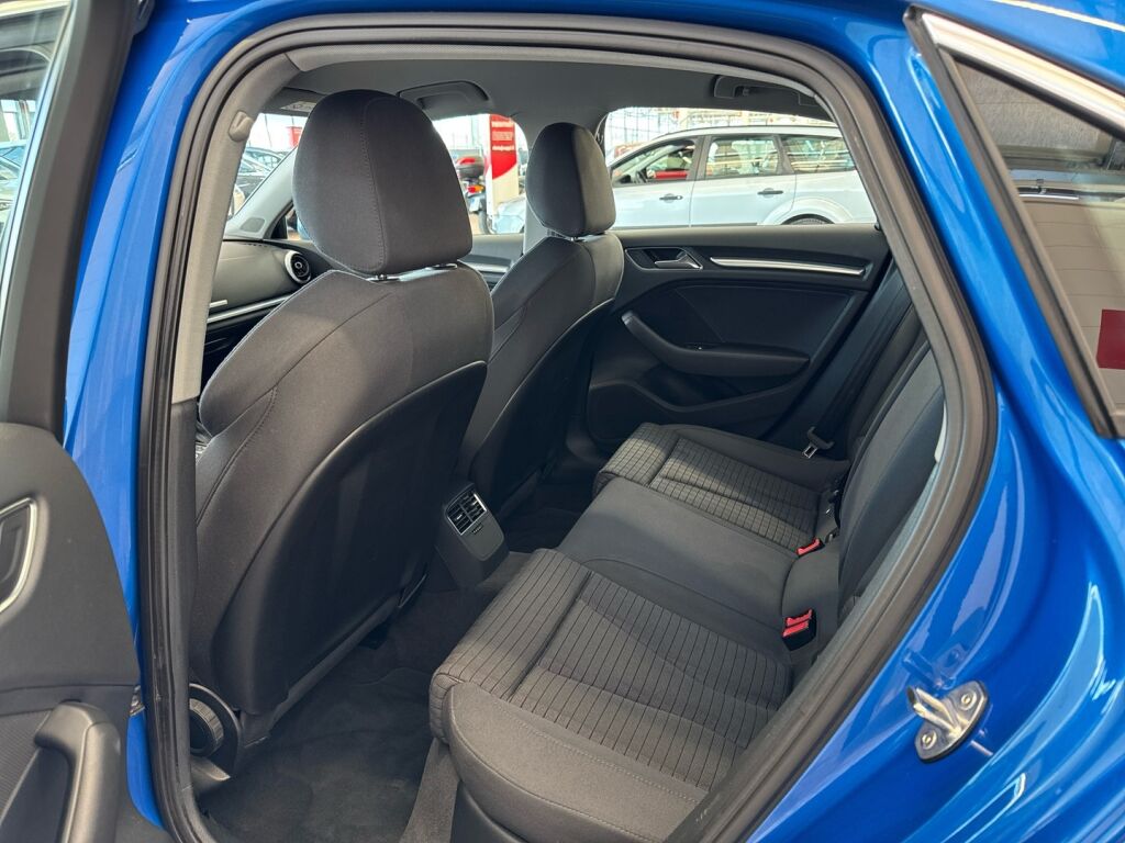 Audi A3 2018 Sininen