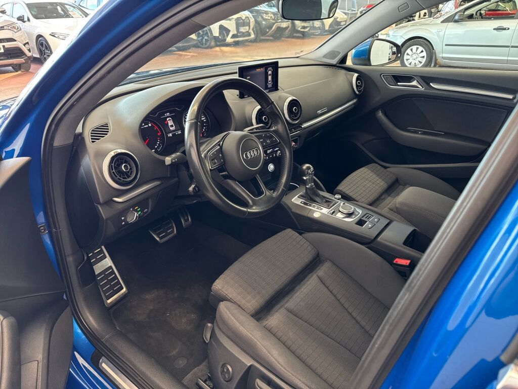 Audi A3 2018 Sininen