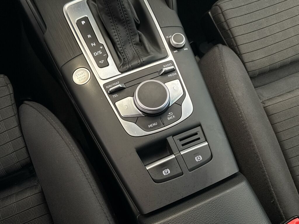 Audi A3 2018 Sininen