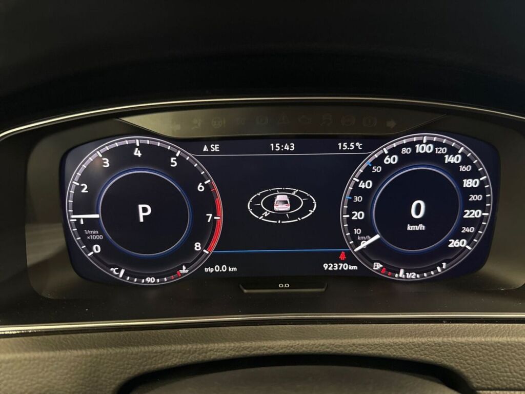 Volkswagen Golf 2018 Punainen