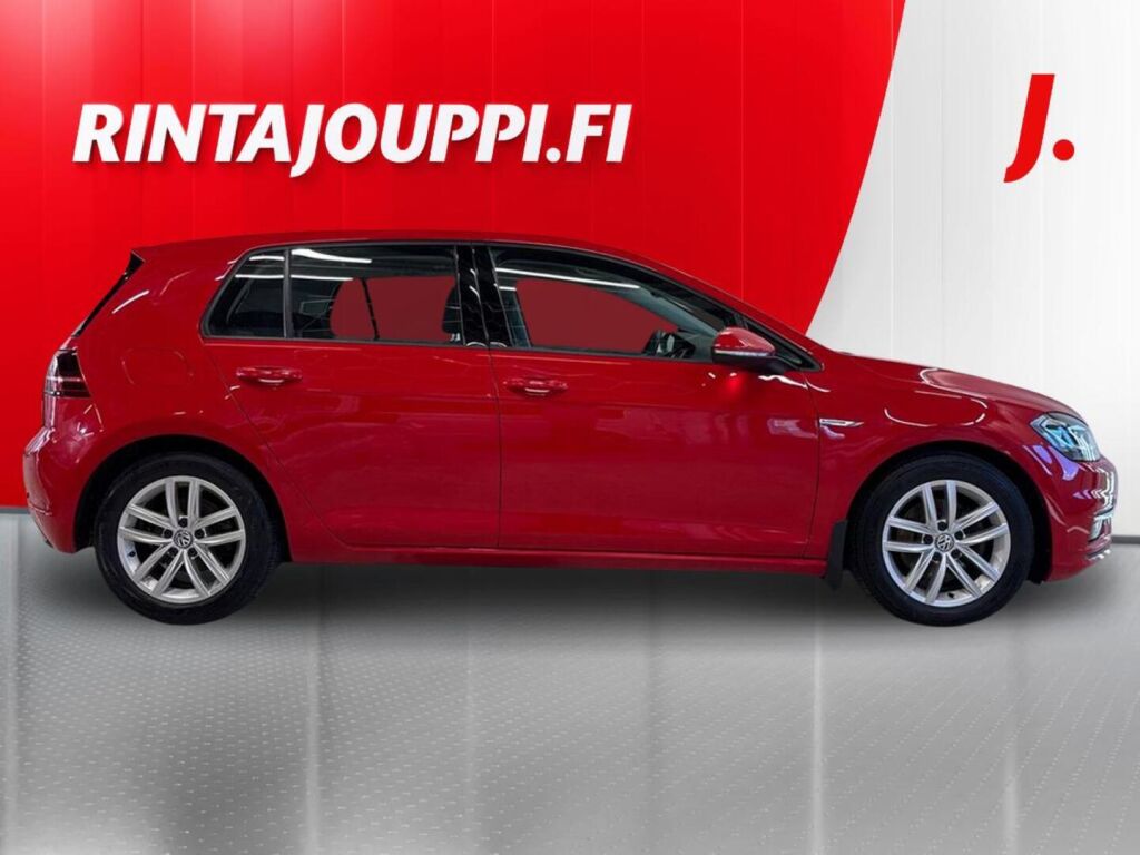 Volkswagen Golf 2018 Punainen