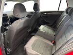 Volkswagen Golf 2018 Punainen