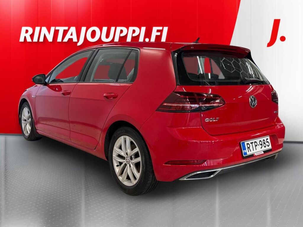 Volkswagen Golf 2018 Punainen