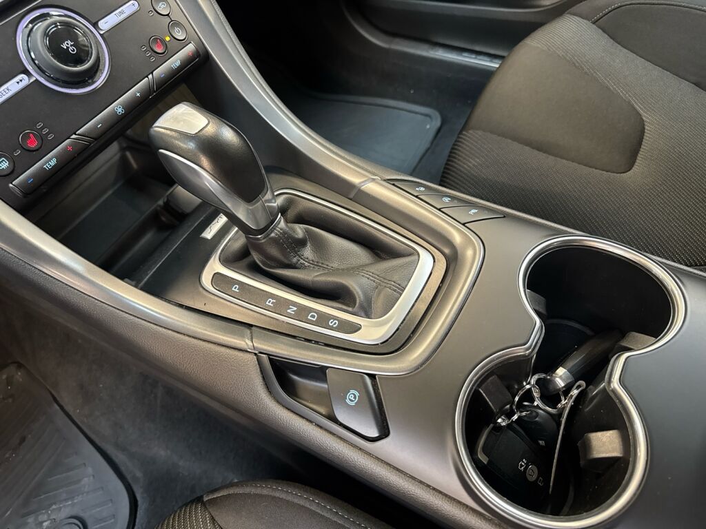 Ford Mondeo 2018 Musta