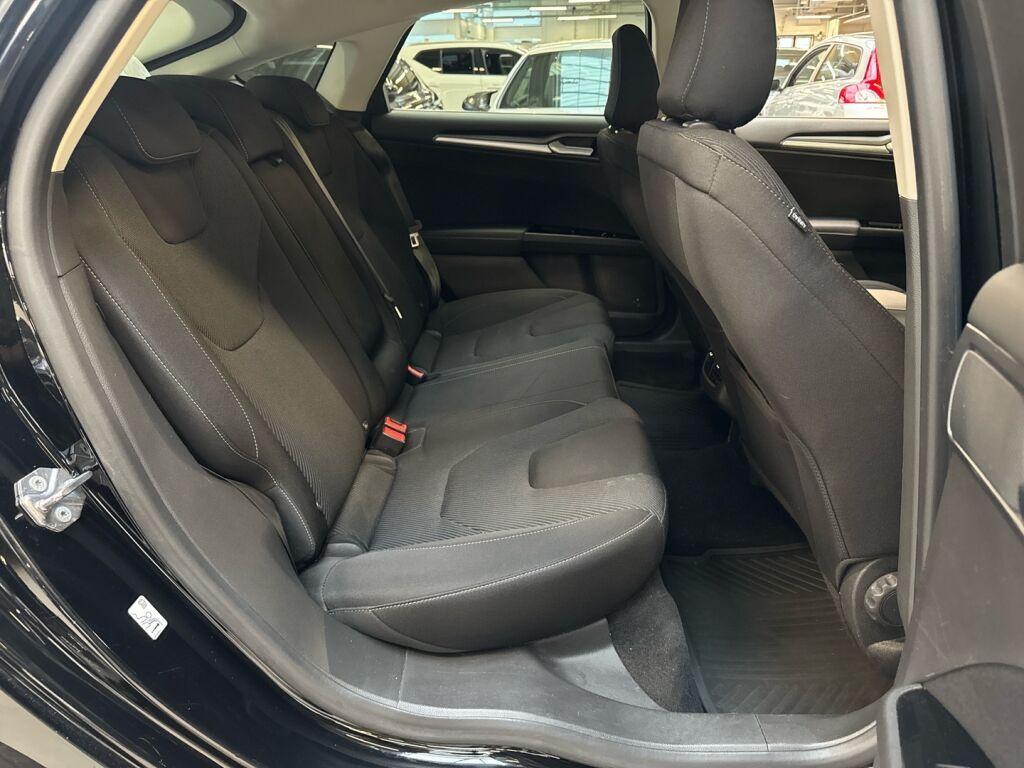 Ford Mondeo 2018 Musta