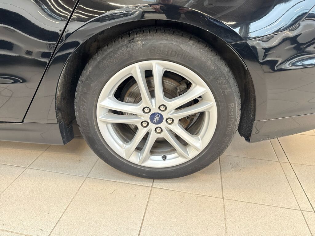 Ford Mondeo 2018 Musta