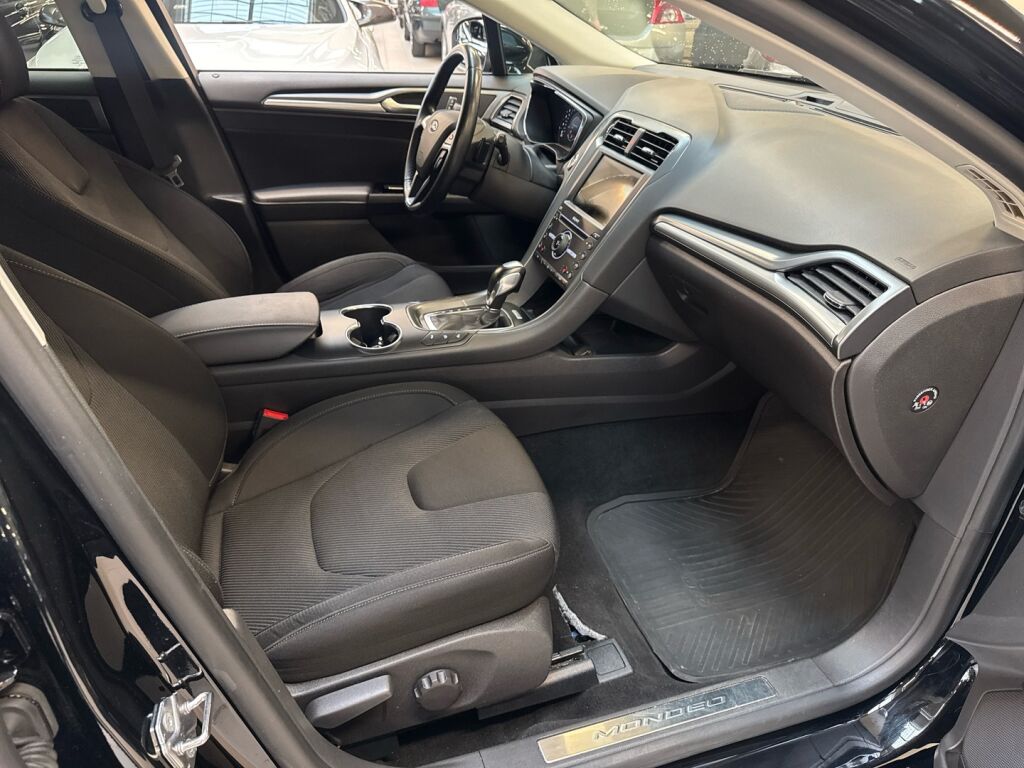 Ford Mondeo 2018 Musta