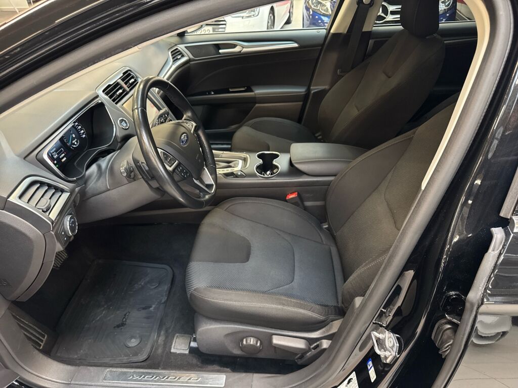 Ford Mondeo 2018 Musta