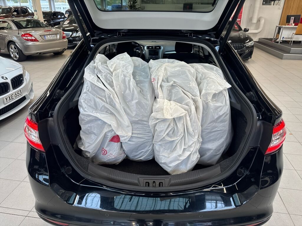 Ford Mondeo 2018 Musta