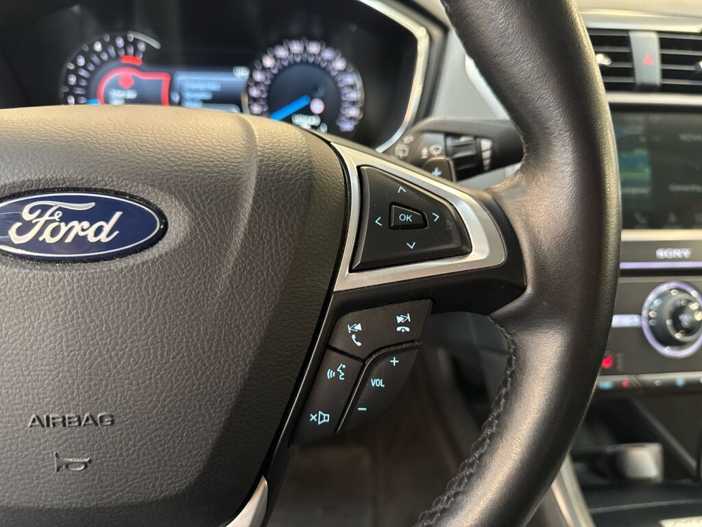 Ford Mondeo 2018 Musta