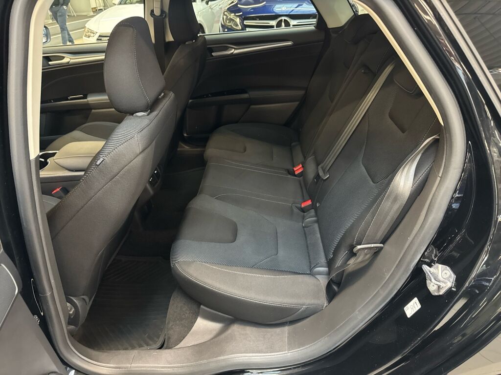 Ford Mondeo 2018 Musta