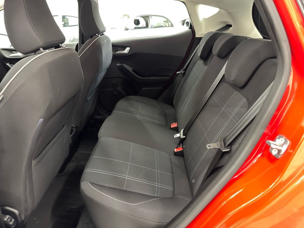 Ford Fiesta 2018 Punainen