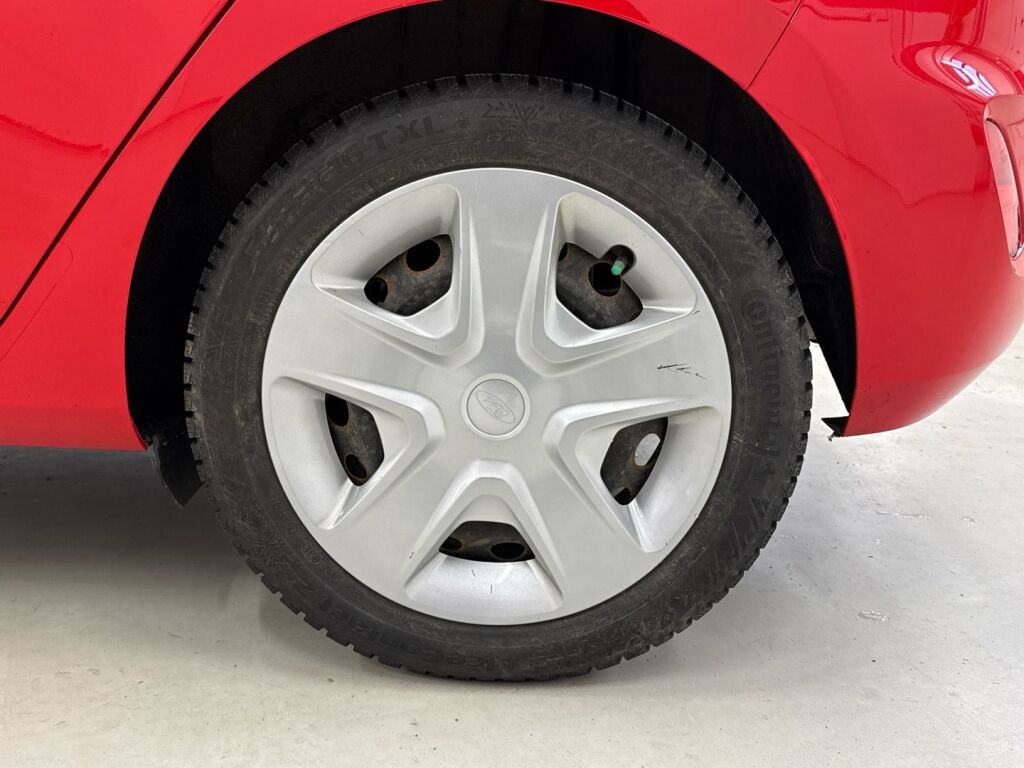 Ford Fiesta 2018 Punainen