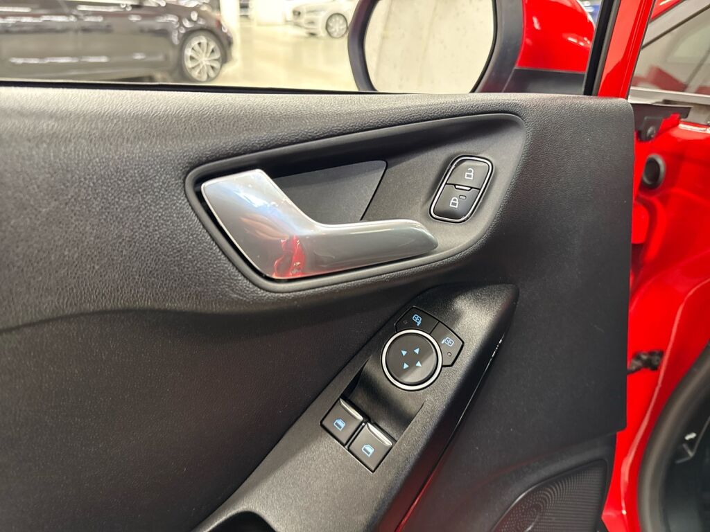 Ford Fiesta 2018 Punainen