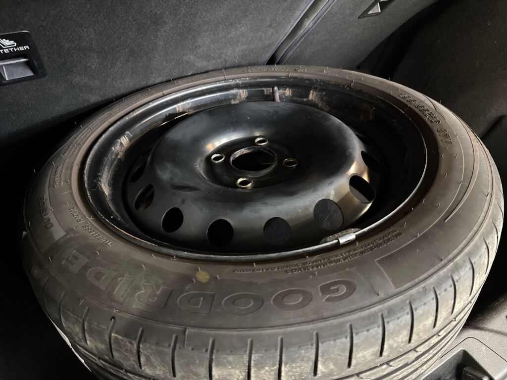 Ford Fiesta 2018 Punainen