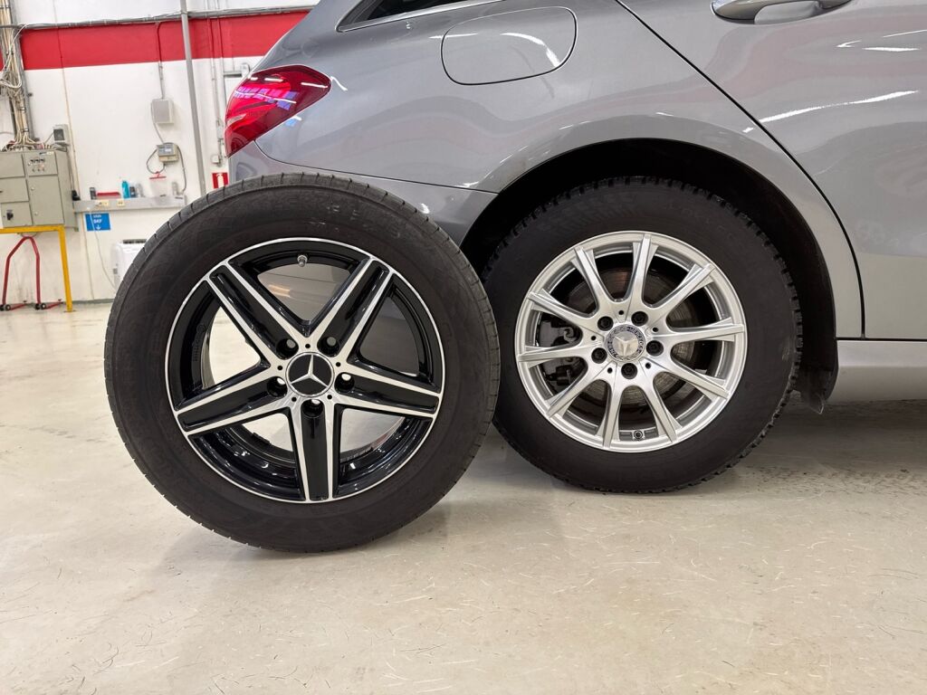 Mercedes-Benz C 2016 Musta