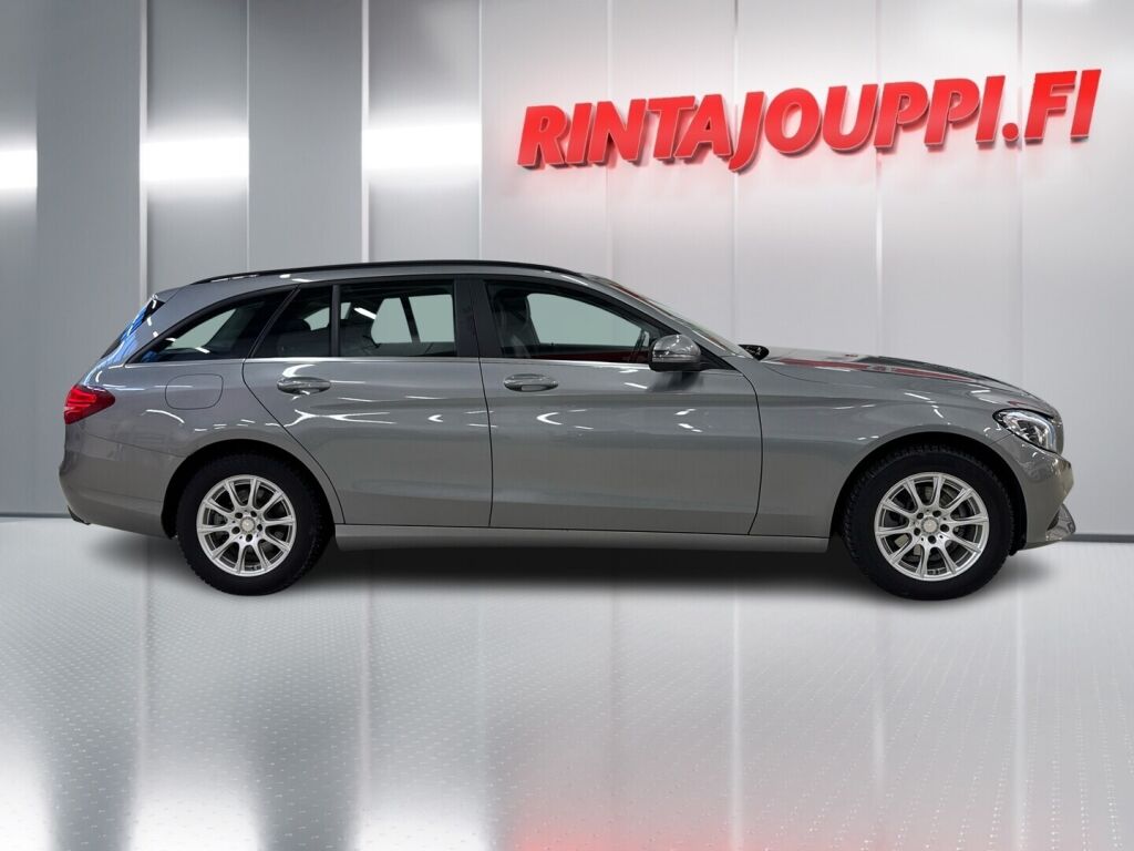 Mercedes-Benz C 2016 Musta