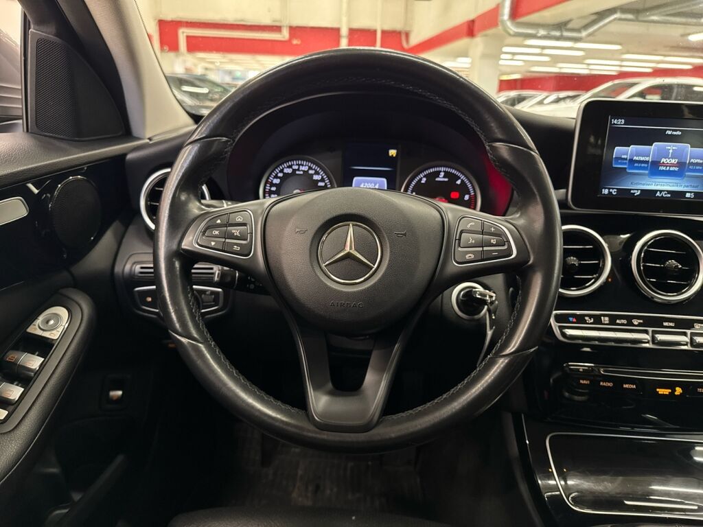 Mercedes-Benz C 2016 Musta
