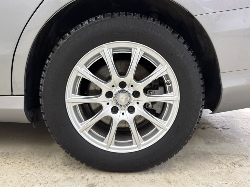 Mercedes-Benz C 2016 Musta