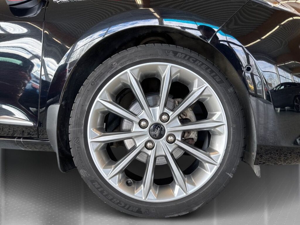Ford Fiesta 2019 Musta