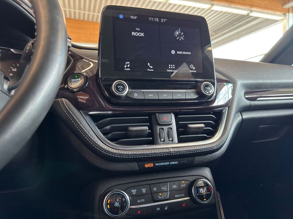 Ford Fiesta 2019 Musta