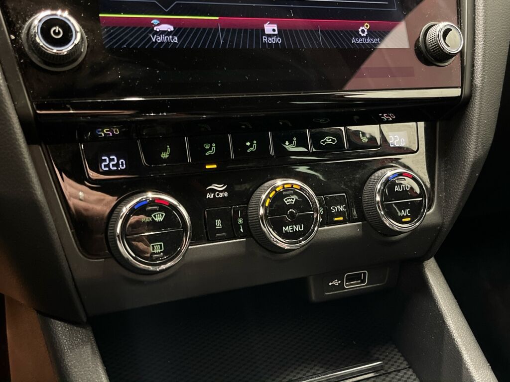 Skoda Octavia 2018 Punainen