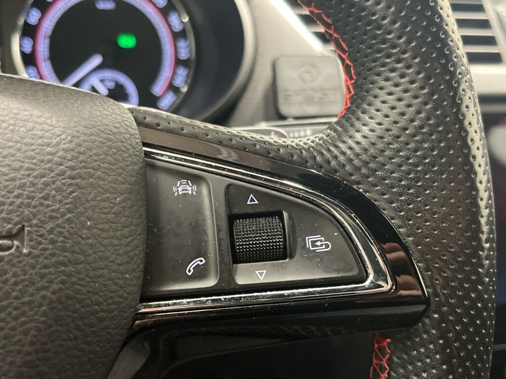 Skoda Octavia 2018 Punainen