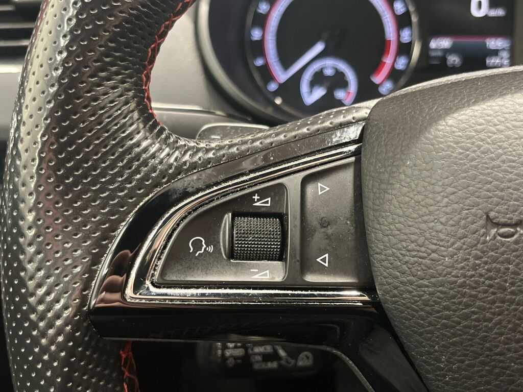 Skoda Octavia 2018 Punainen