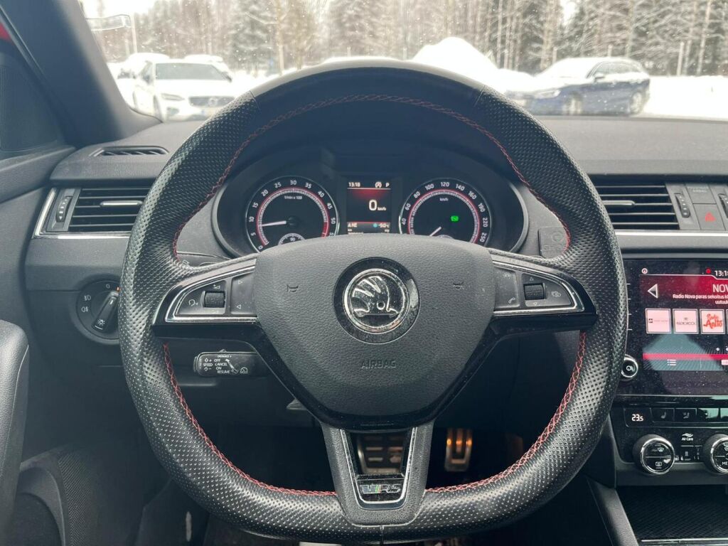 Skoda Octavia 2018 Punainen