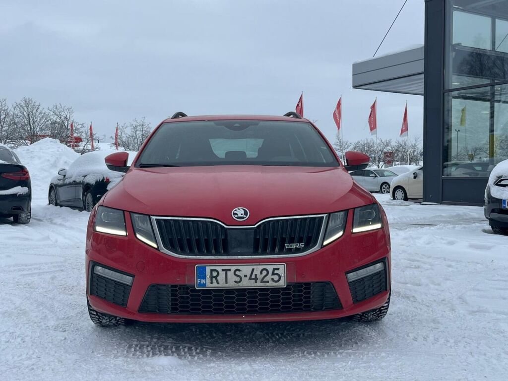 Skoda Octavia 2018 Punainen