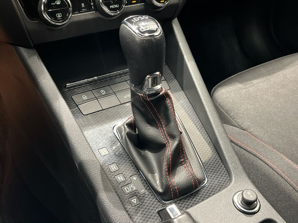 Skoda Octavia 2018 Punainen