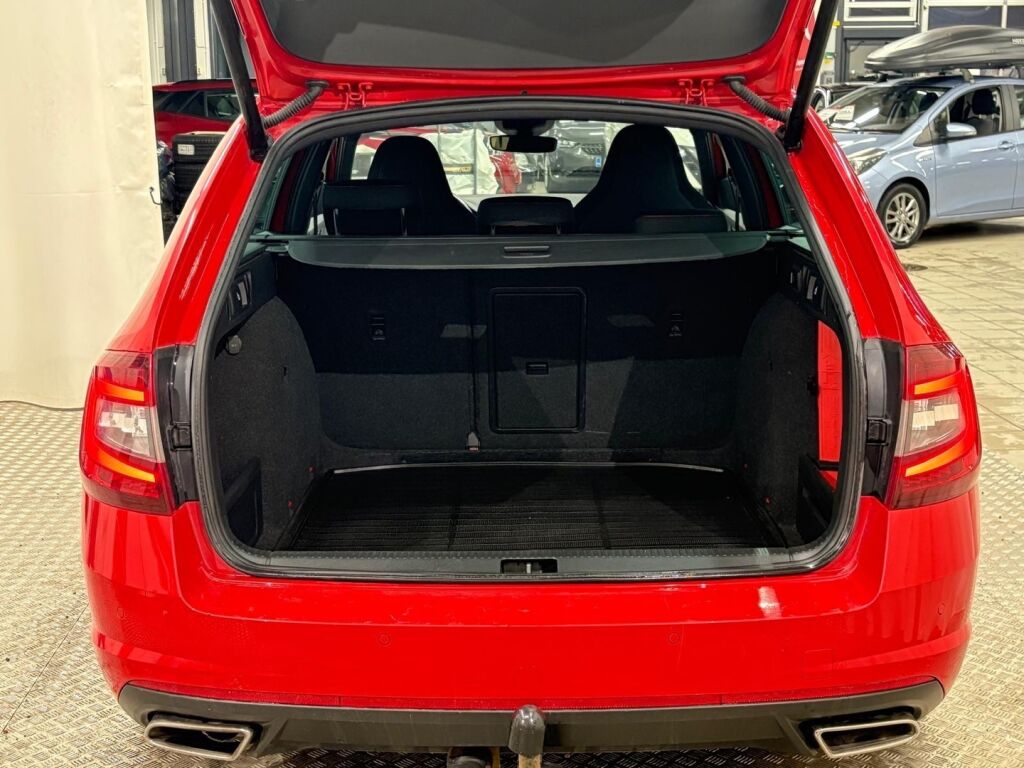 Skoda Octavia 2018 Punainen