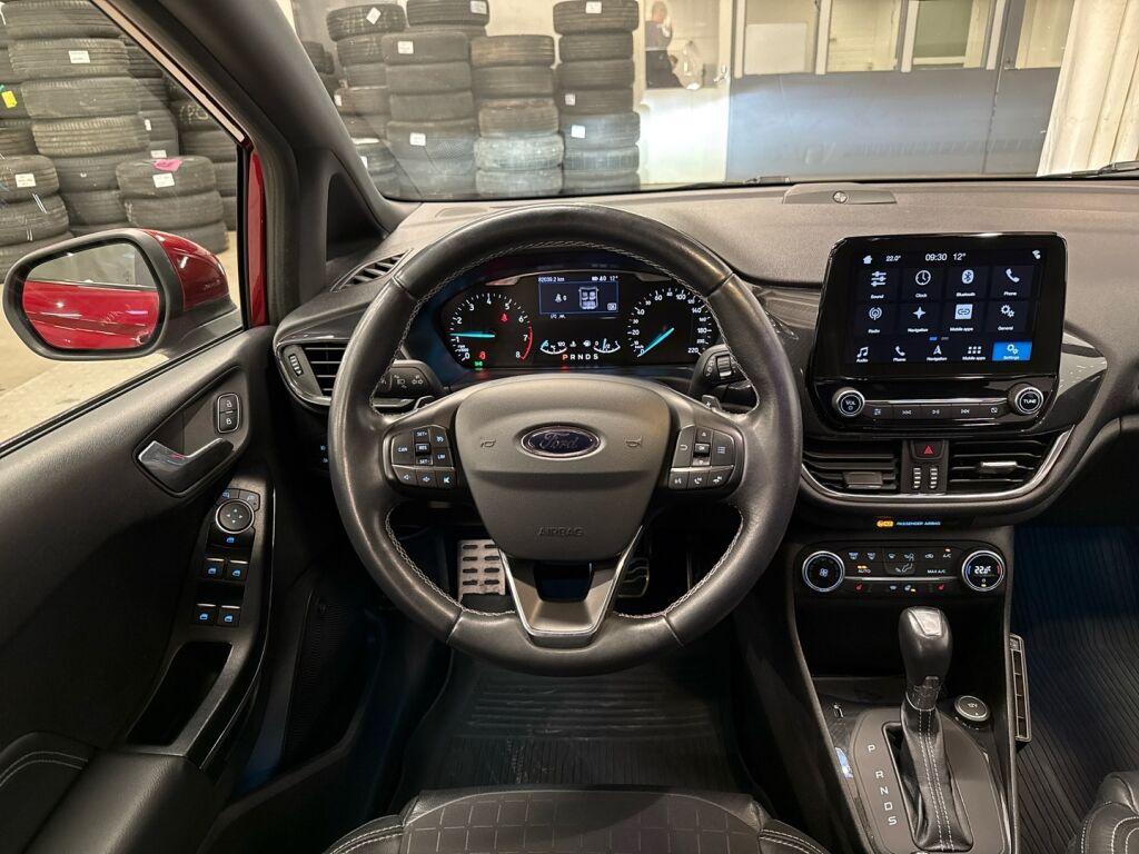 Ford Fiesta 2018 Punainen