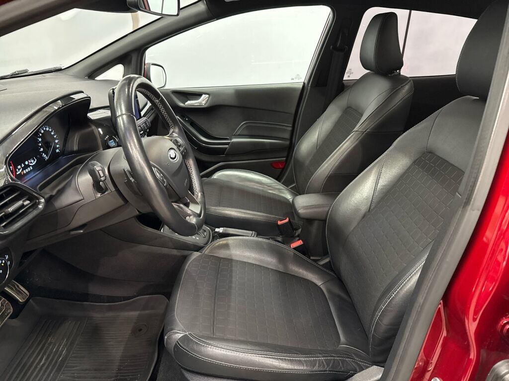 Ford Fiesta 2018 Punainen