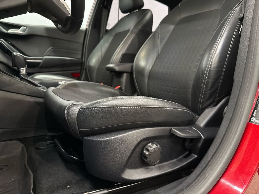 Ford Fiesta 2018 Punainen