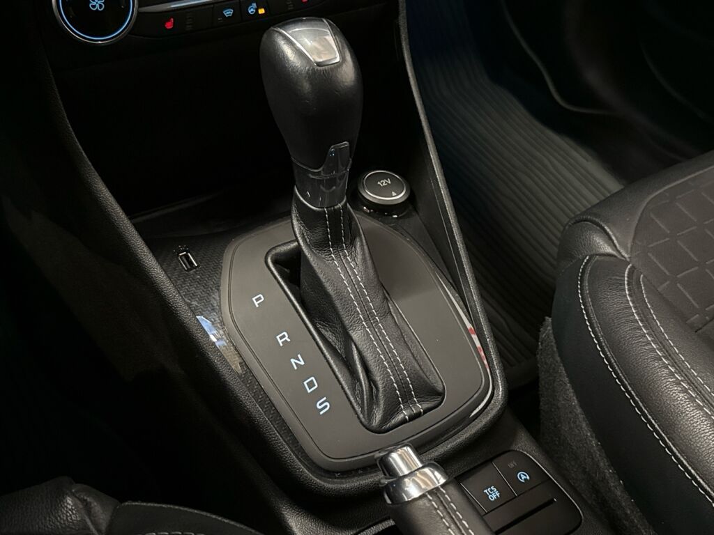 Ford Fiesta 2018 Punainen