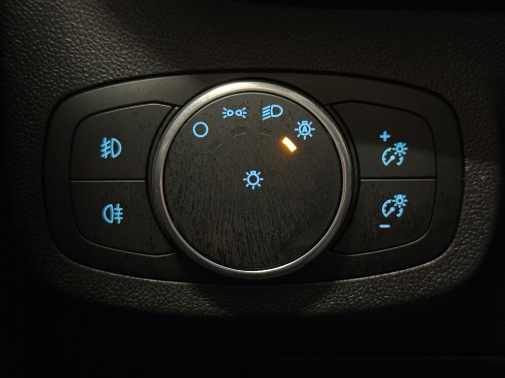 Ford Fiesta 2018 Punainen