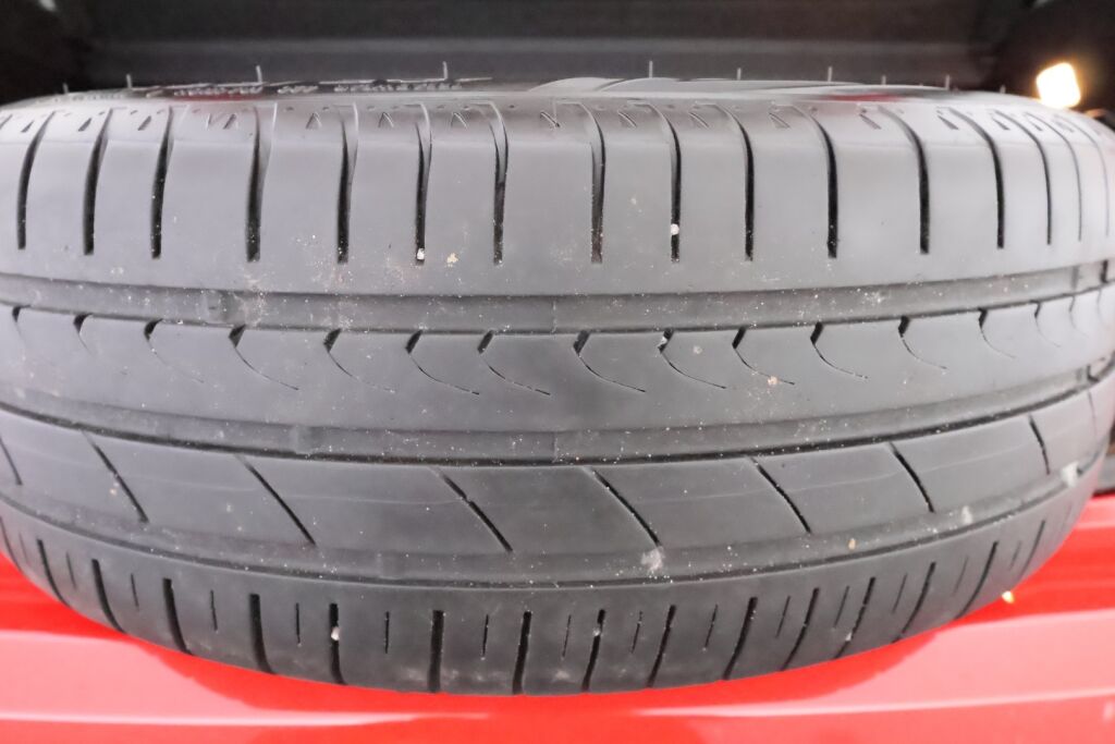 Ford Fiesta 2018 Punainen