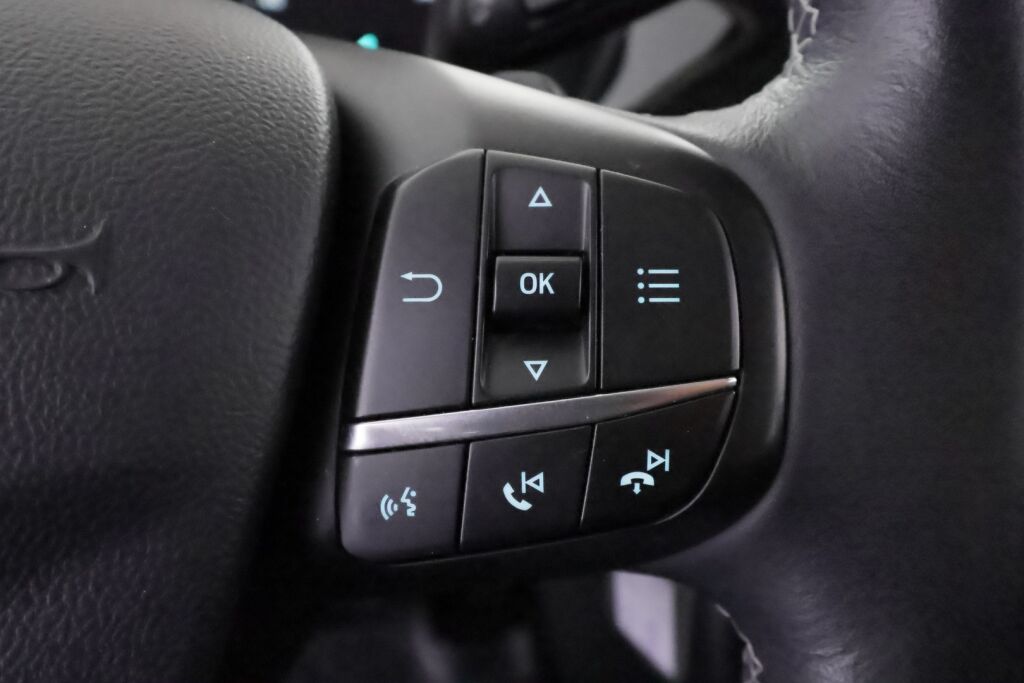 Ford Fiesta 2018 Punainen