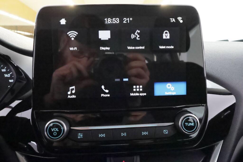 Ford Fiesta 2018 Punainen