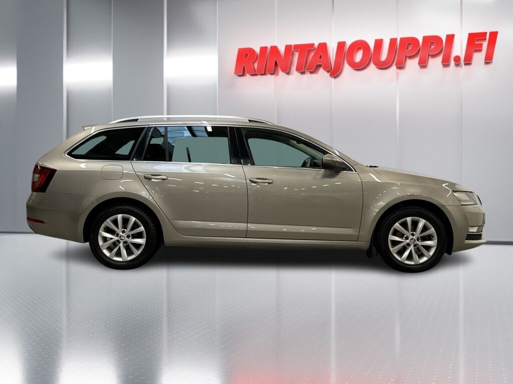 Skoda Octavia 2018 Ruskea (beige)