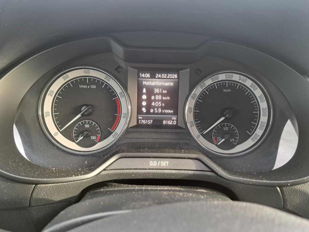 Skoda Octavia 2018 Ruskea (beige)