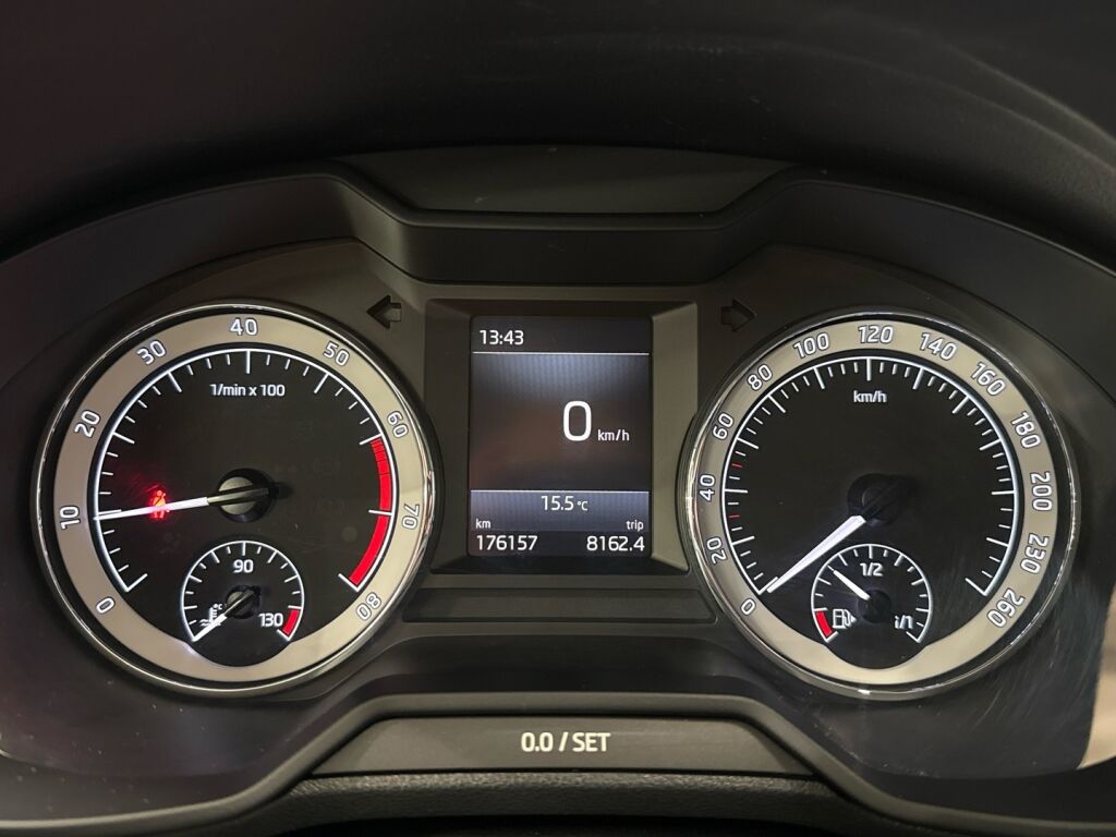 Skoda Octavia 2018 Ruskea (beige)