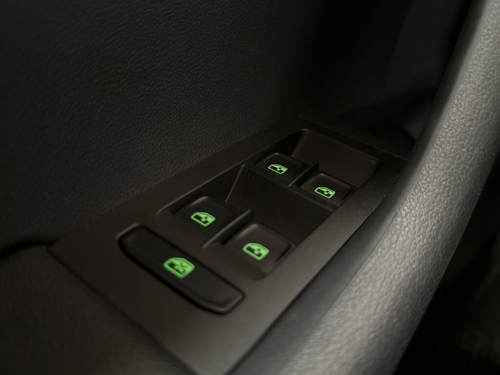 Skoda Octavia 2018 Ruskea (beige)